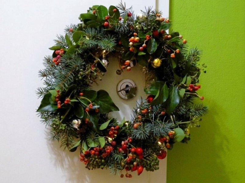 Small classic wreath